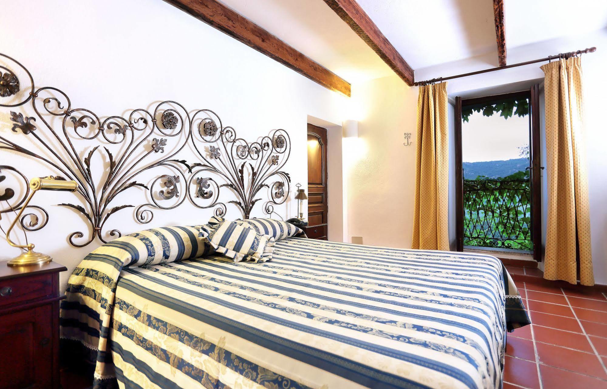 L'Agnata Di De Andre Boutique Hotel Tempio Pausania Ngoại thất bức ảnh